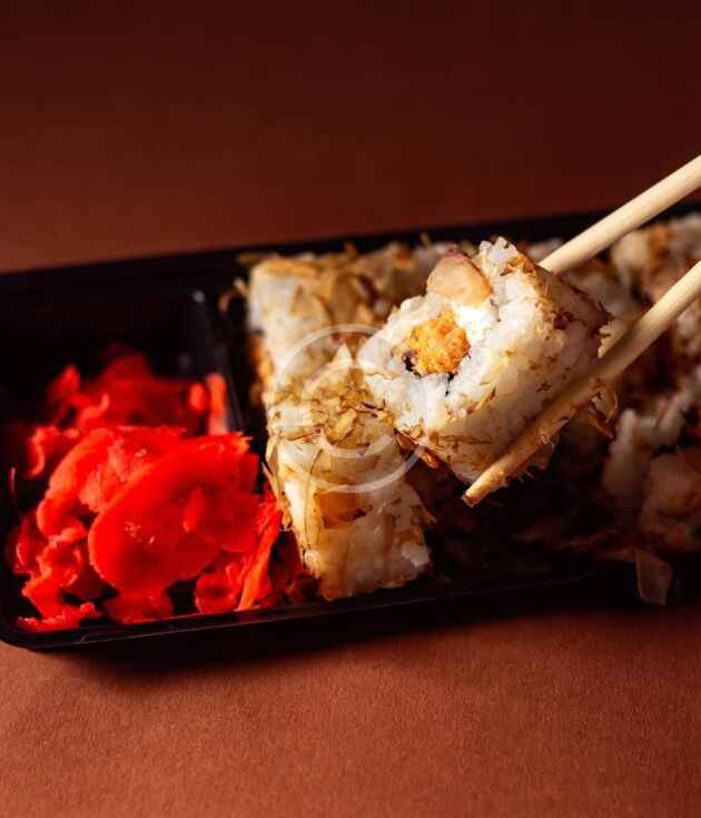 Crispy tempura sushi roll