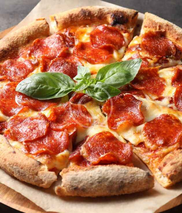 Pepperoni basil pizza
